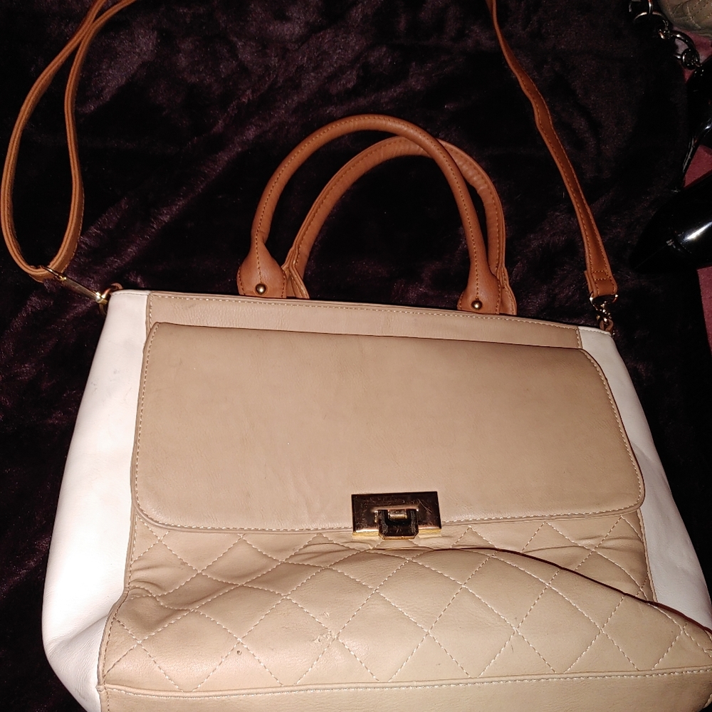 Purse's - Picture 8 of 9
